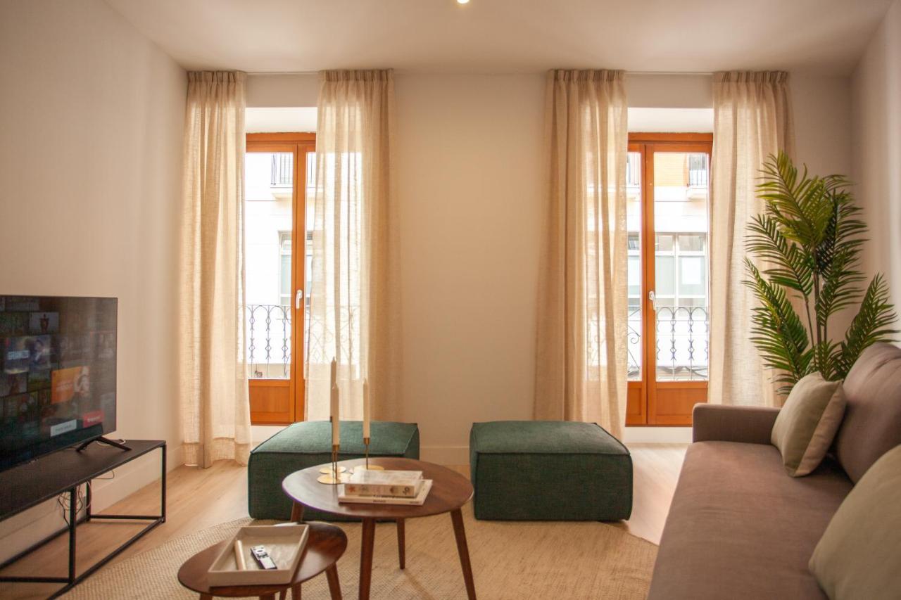 Apartment In Chamberi Madrid Bilik gambar
