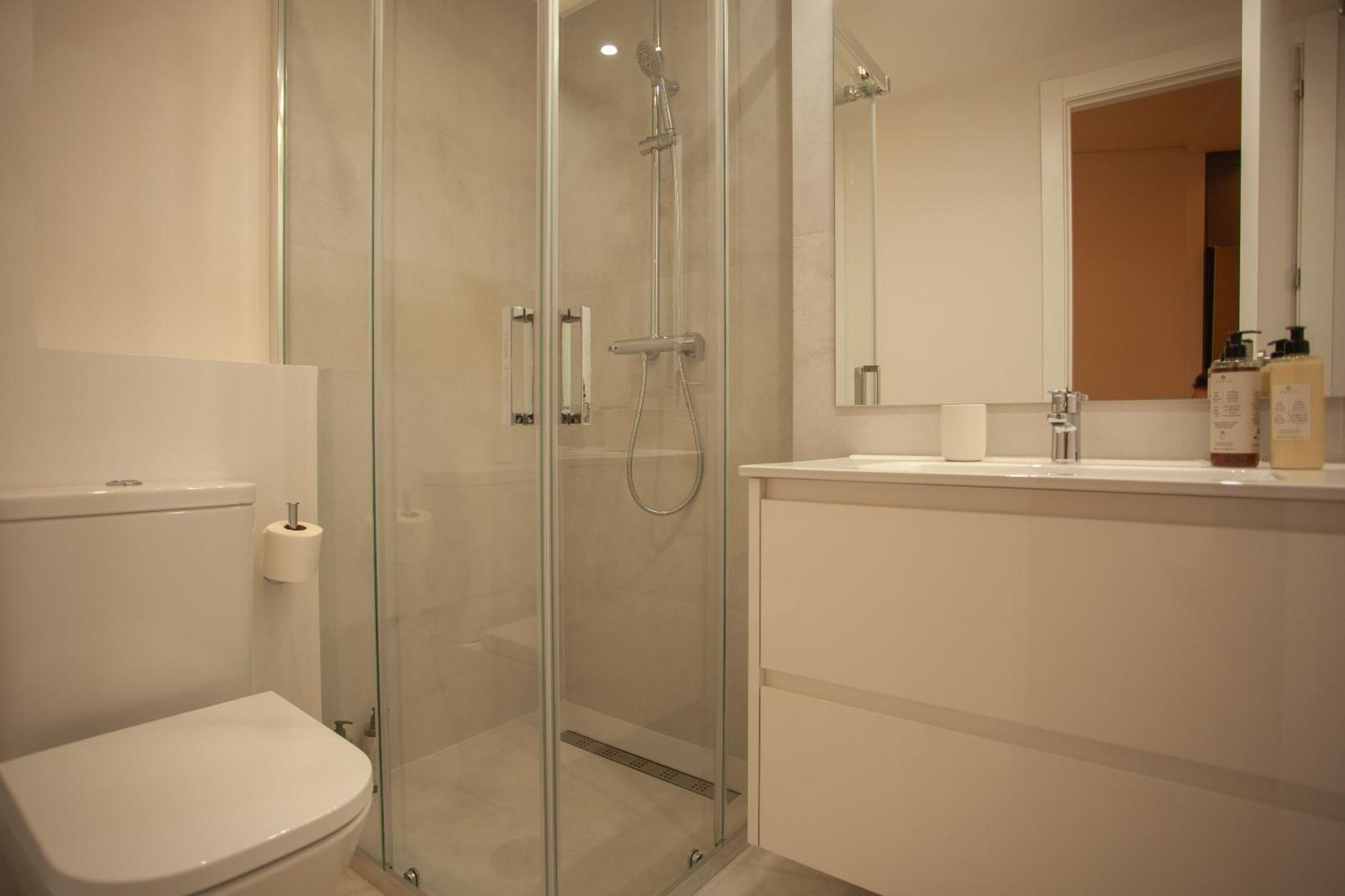 Apartment In Chamberi Madrid Bilik gambar
