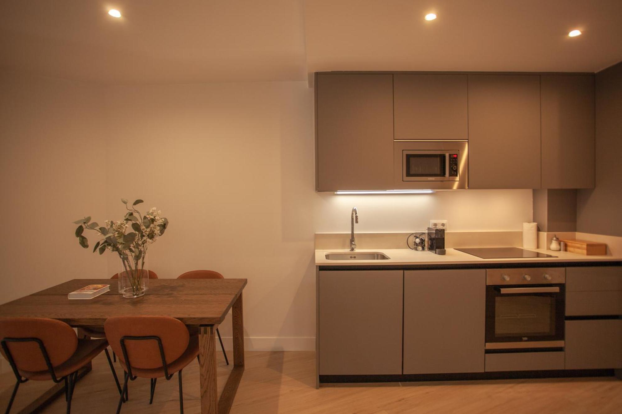 Apartment In Chamberi Madrid Bilik gambar
